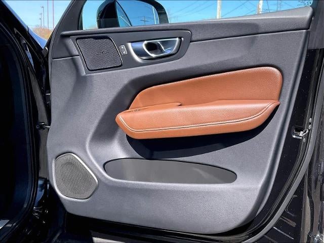 2022 Volvo XC60 Momentum