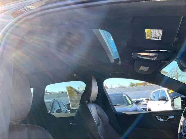 2022 Volvo XC60 Momentum