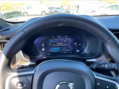 2022 Volvo XC60 Momentum