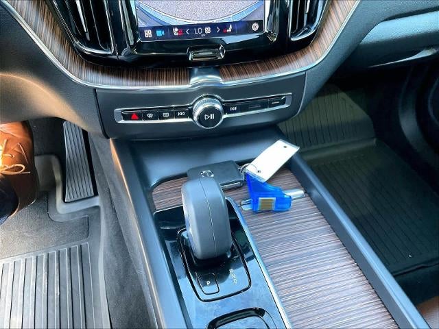 2022 Volvo XC60 Momentum