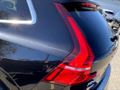 2022 Volvo XC60 Momentum