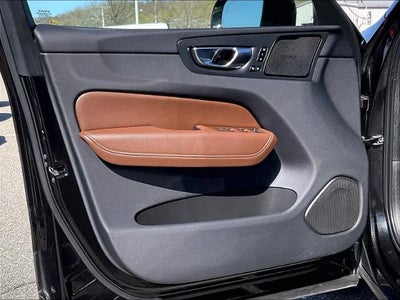 2022 Volvo XC60 Momentum