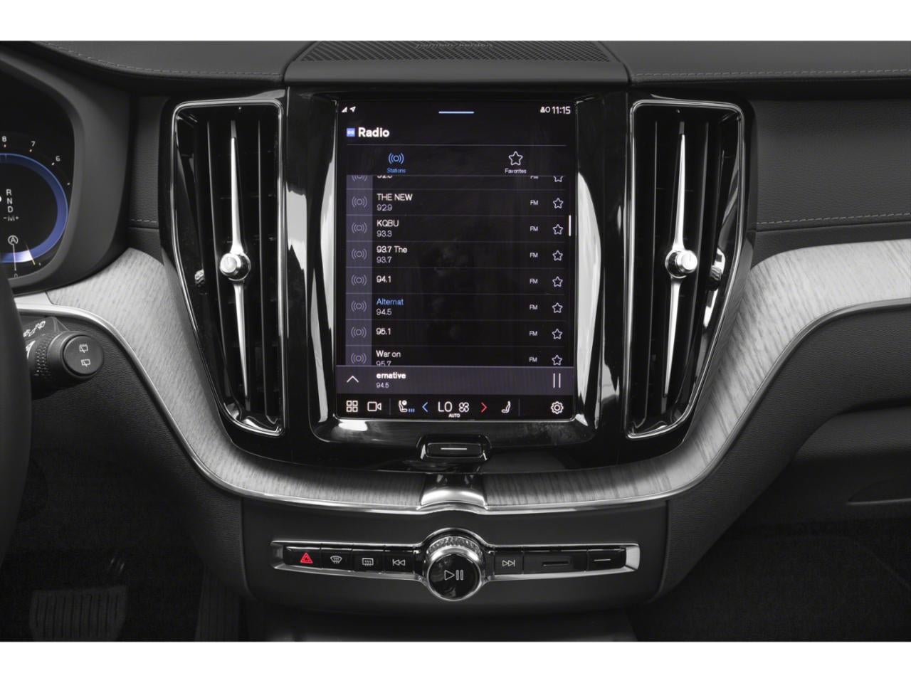 2022 Volvo XC60 Momentum