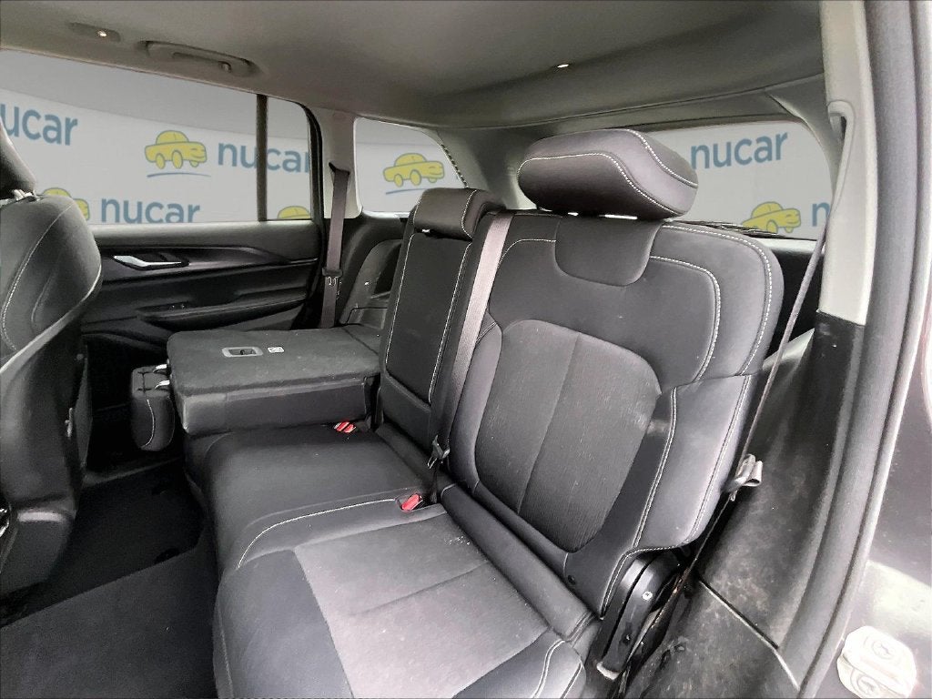 2023 Jeep Grand Cherokee Laredo