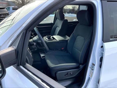 2025 RAM 1500 Big Horn 4x4 Crew Cab 5'7" Box