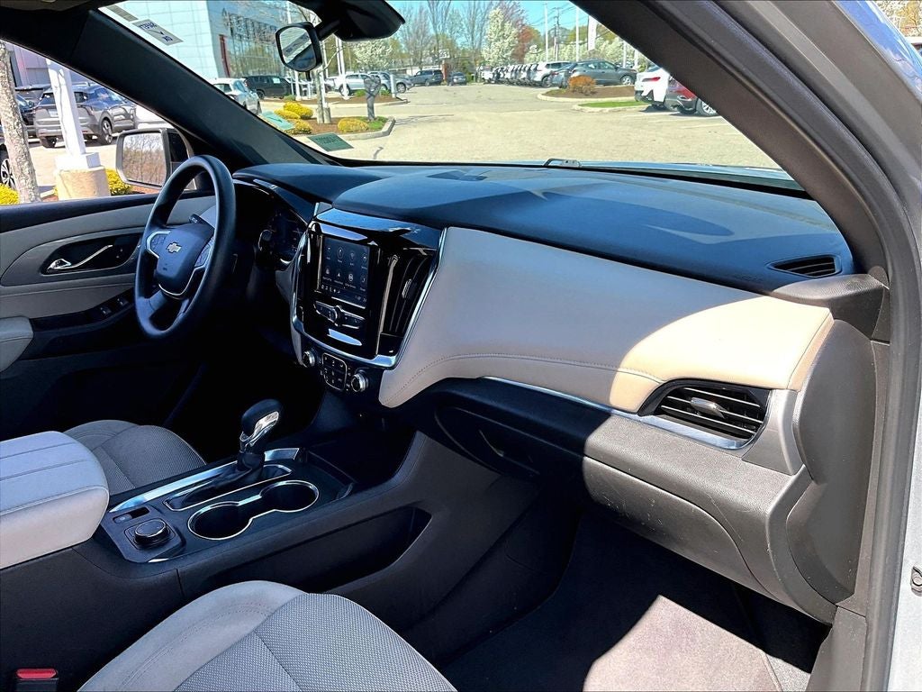 2023 Chevrolet Traverse LS