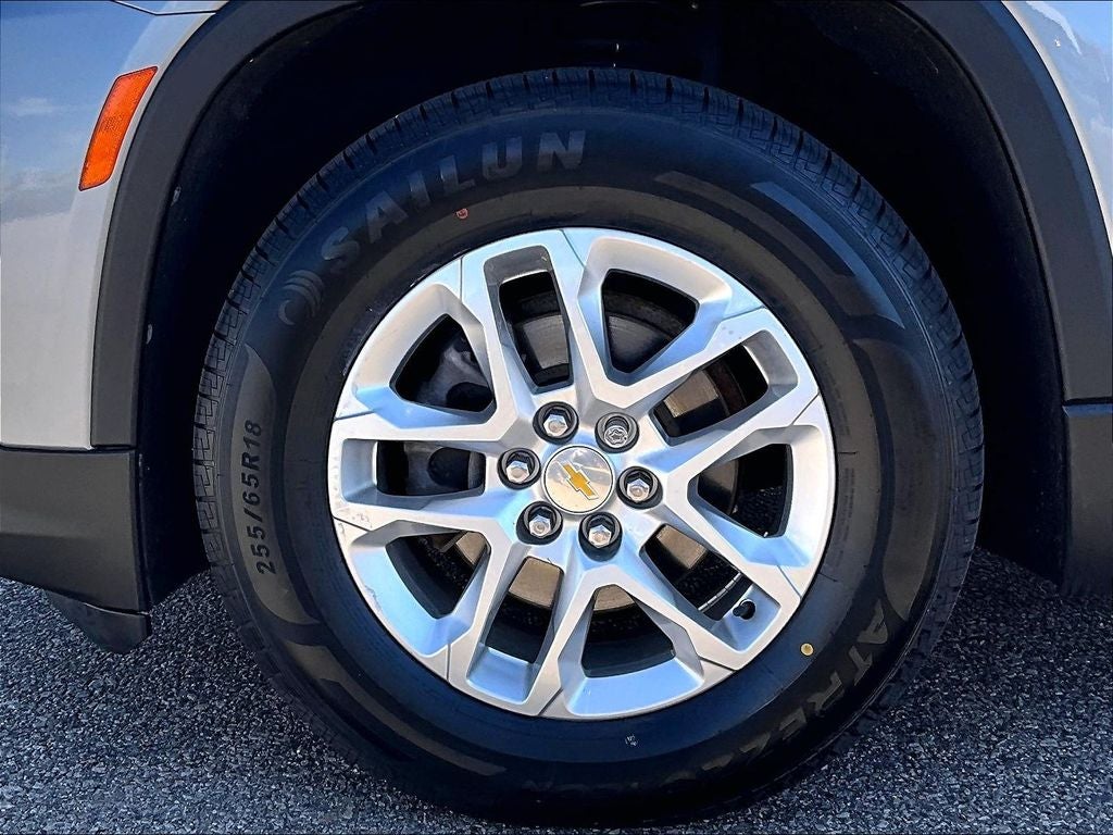 2023 Chevrolet Traverse LS