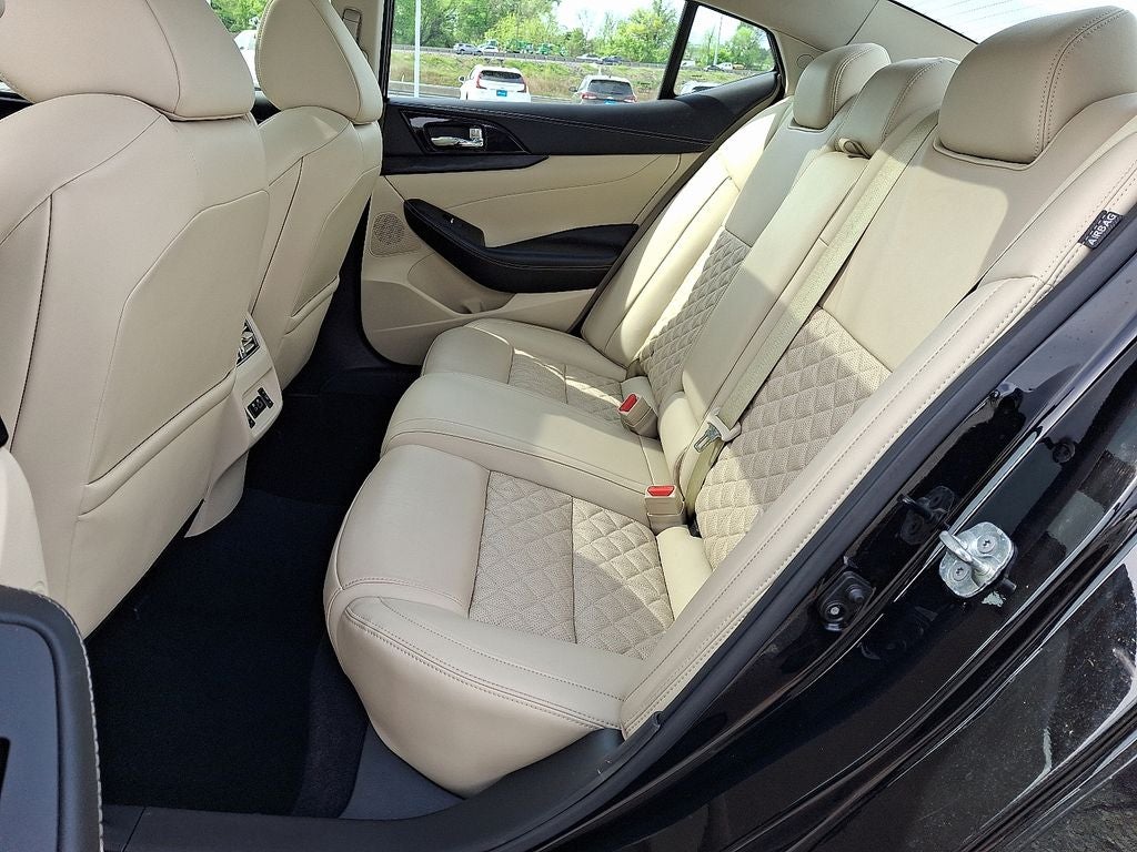 2023 Nissan Maxima Platinum - Photo 11