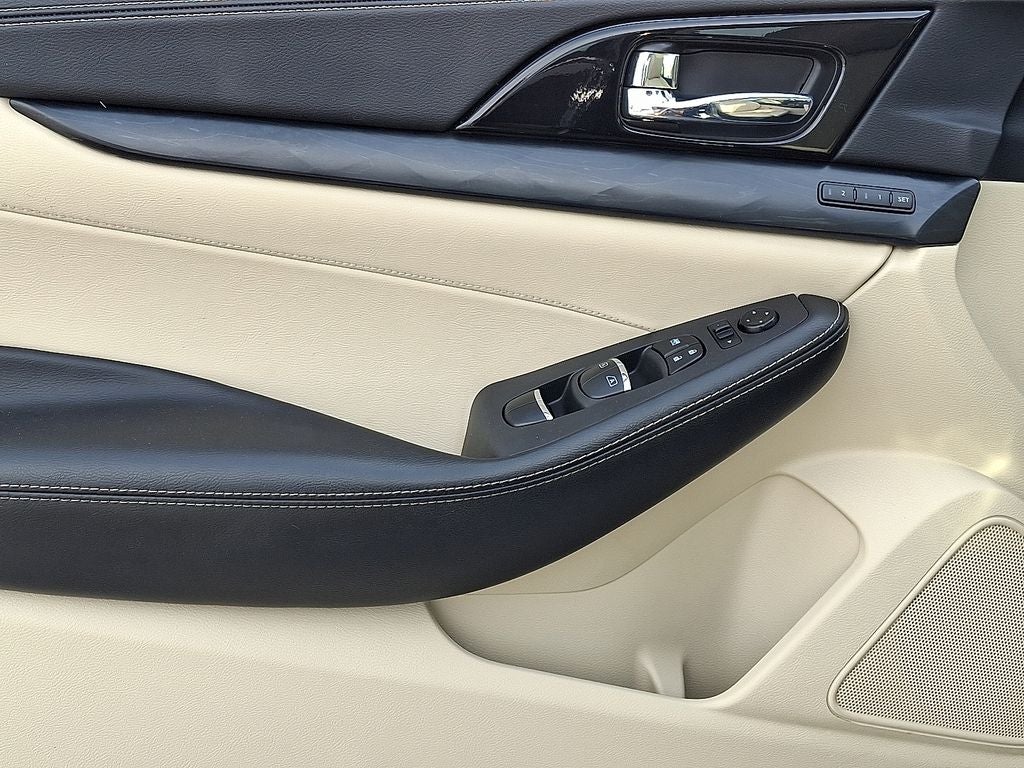 2023 Nissan Maxima Platinum