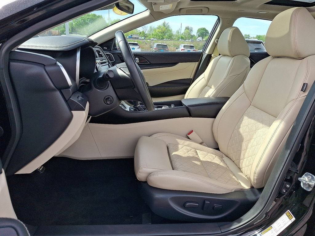 2023 Nissan Maxima Platinum