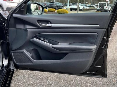 2023 Nissan Altima 2.5 SV Sedan