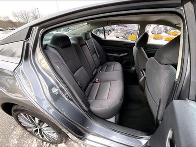 2024 Nissan Altima 2.5 SV Sedan