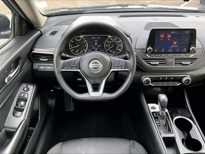 2024 Nissan Altima 2.5 SV Sedan