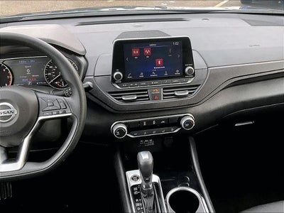 2024 Nissan Altima 2.5 SV Sedan