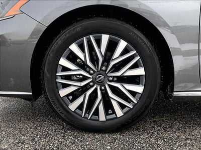 2024 Nissan Altima 2.5 SV Sedan