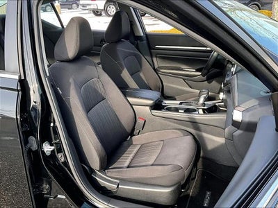 2023 Nissan Altima 2.5 SV Sedan