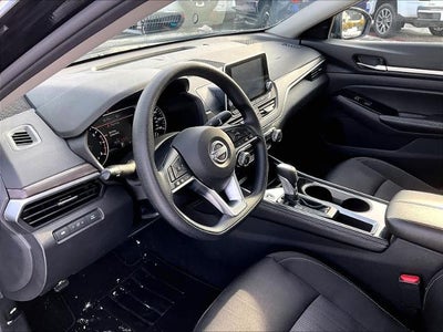 2023 Nissan Altima 2.5 SV Sedan