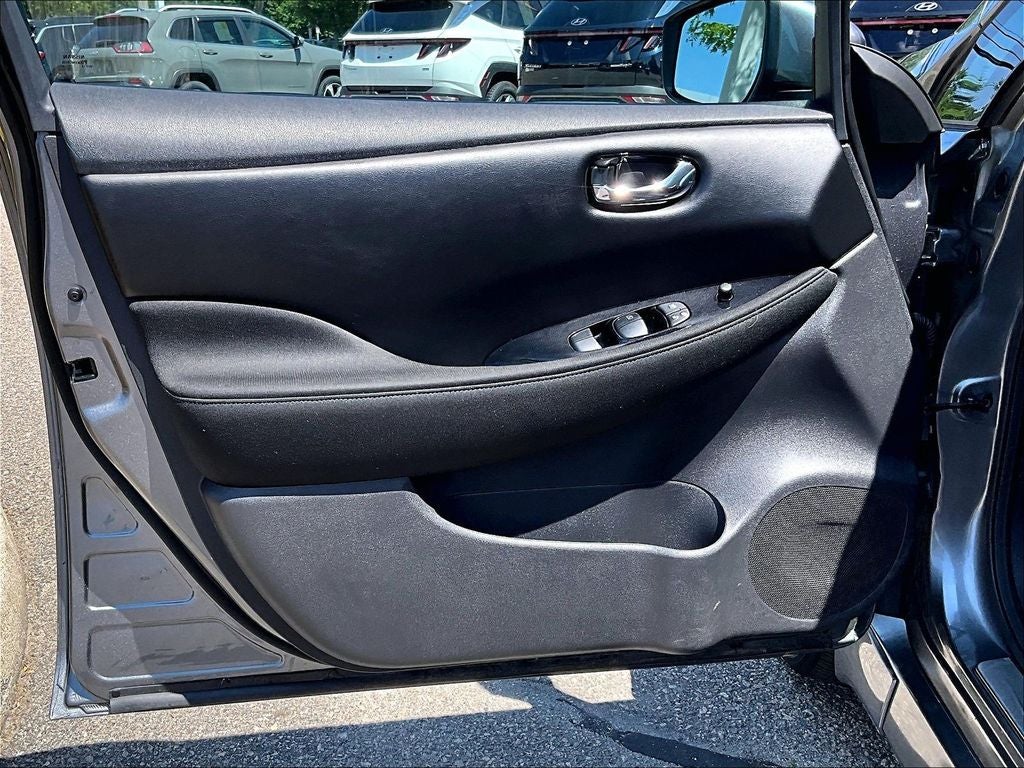 2024 Nissan LEAF SV PLUS