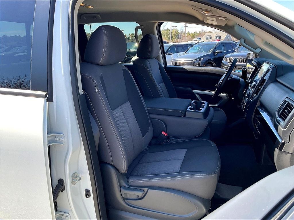 2024 Nissan Titan SV