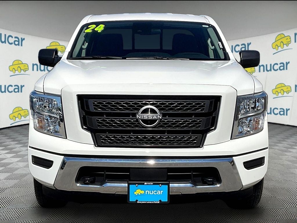 2024 Nissan Titan SV