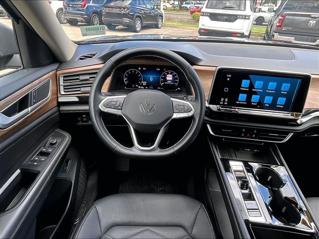 2025 Volkswagen Atlas 2.0T SE w/Technology