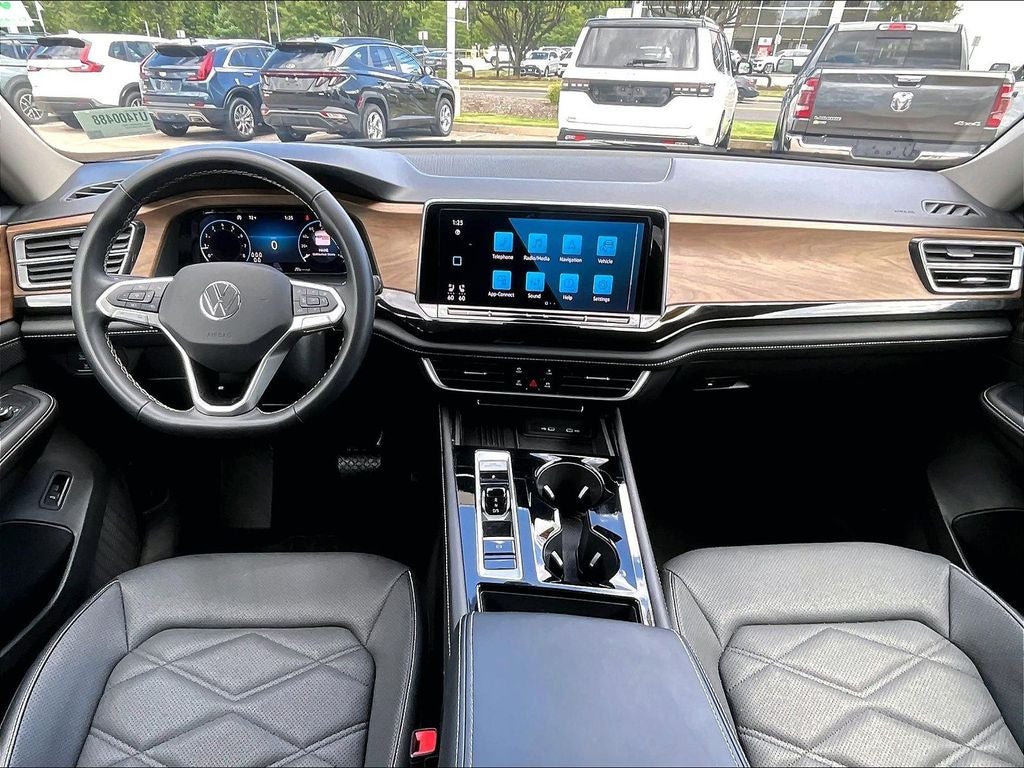 2025 Volkswagen Atlas 2.0T SE w/Technology