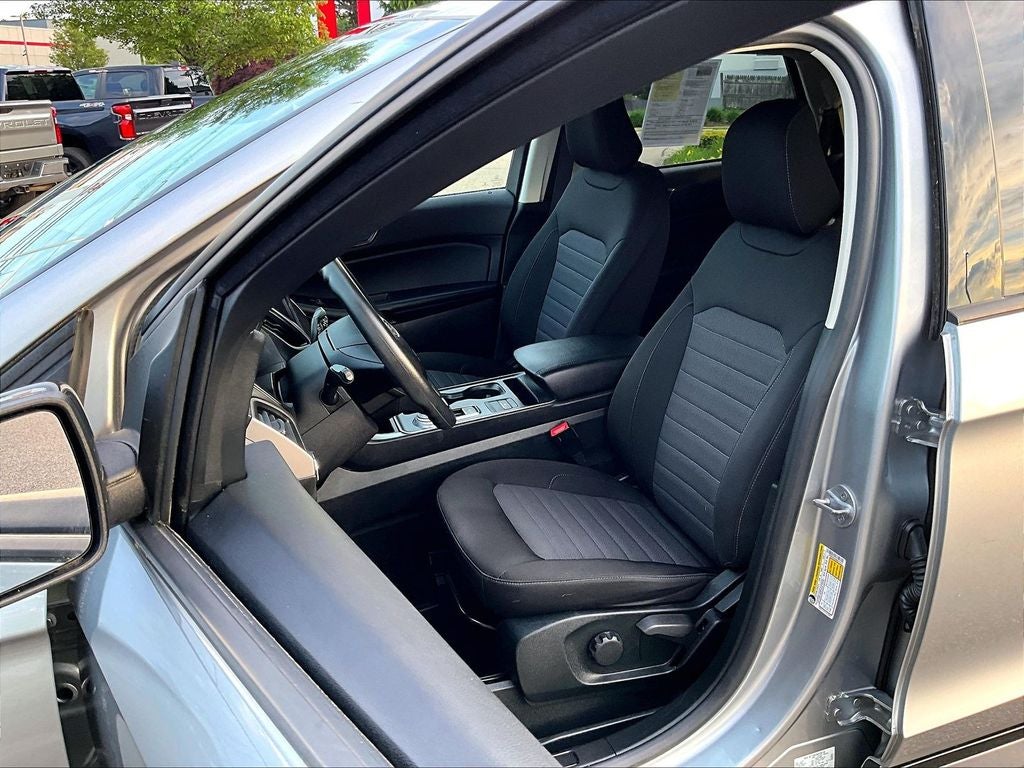 2022 Ford Edge SE