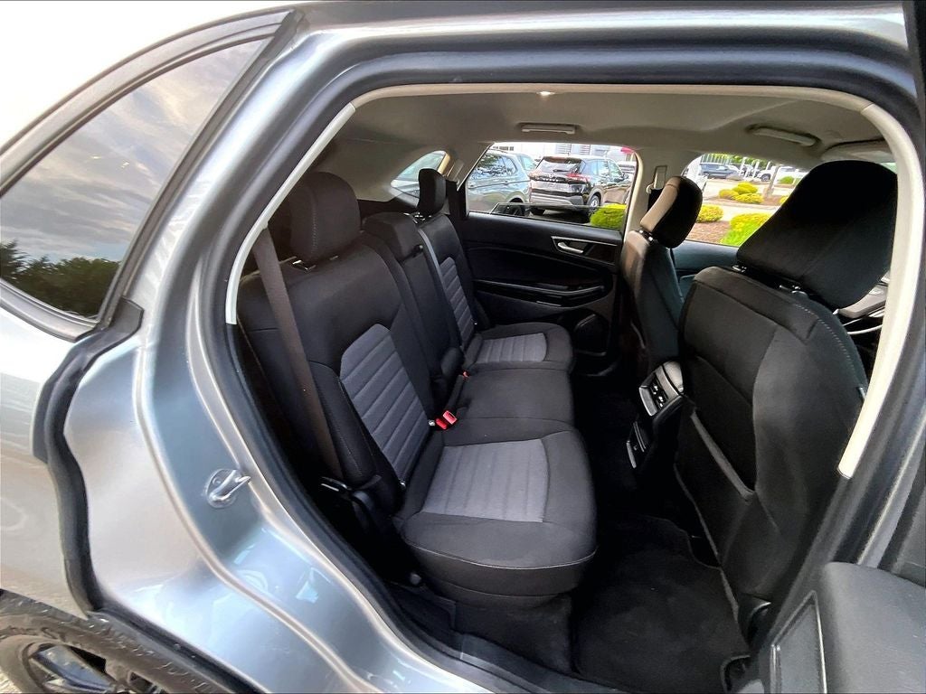 2022 Ford Edge SE