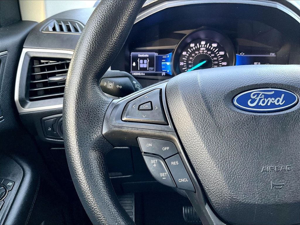 2022 Ford Edge SE
