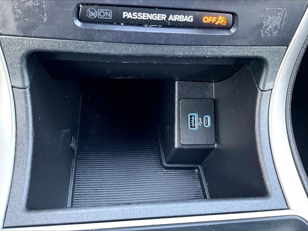 2022 Ford Edge SE
