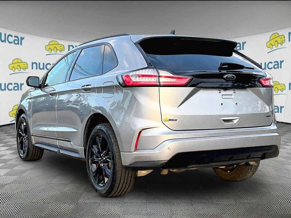 2022 Ford Edge SE