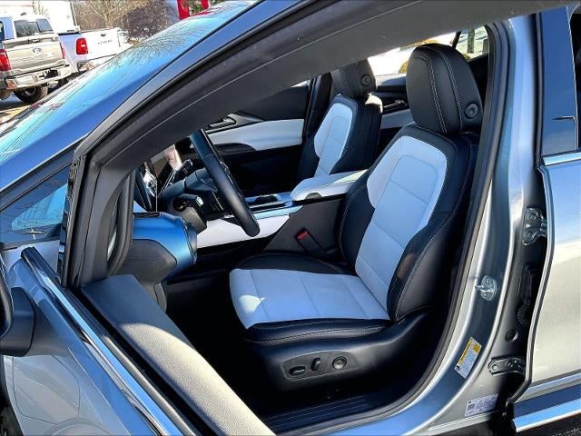 2025 Chevrolet Equinox EV 4dr LT NA *Ltd Avail*