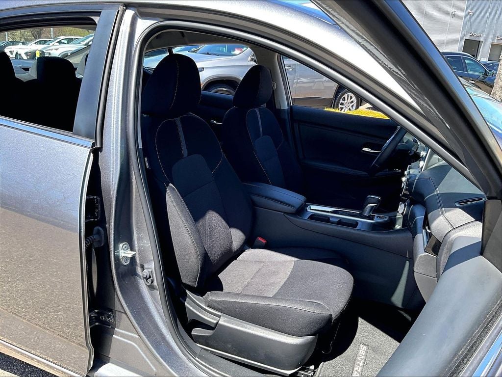 2023 Nissan Sentra SV CVT
