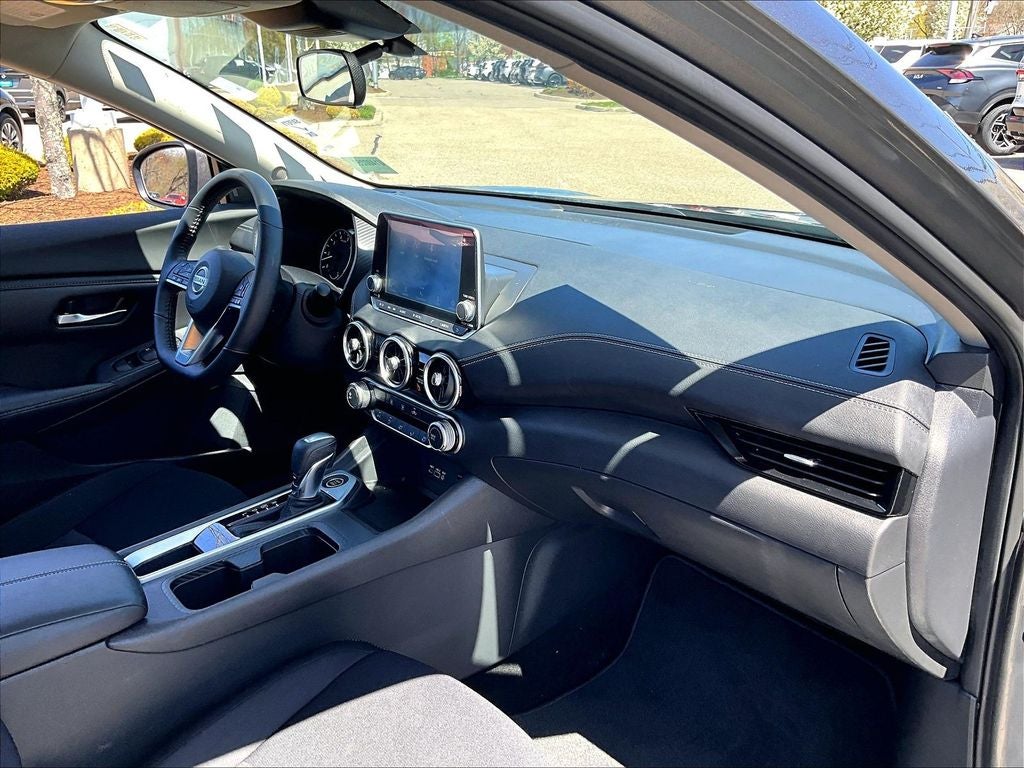 2023 Nissan Sentra SV CVT