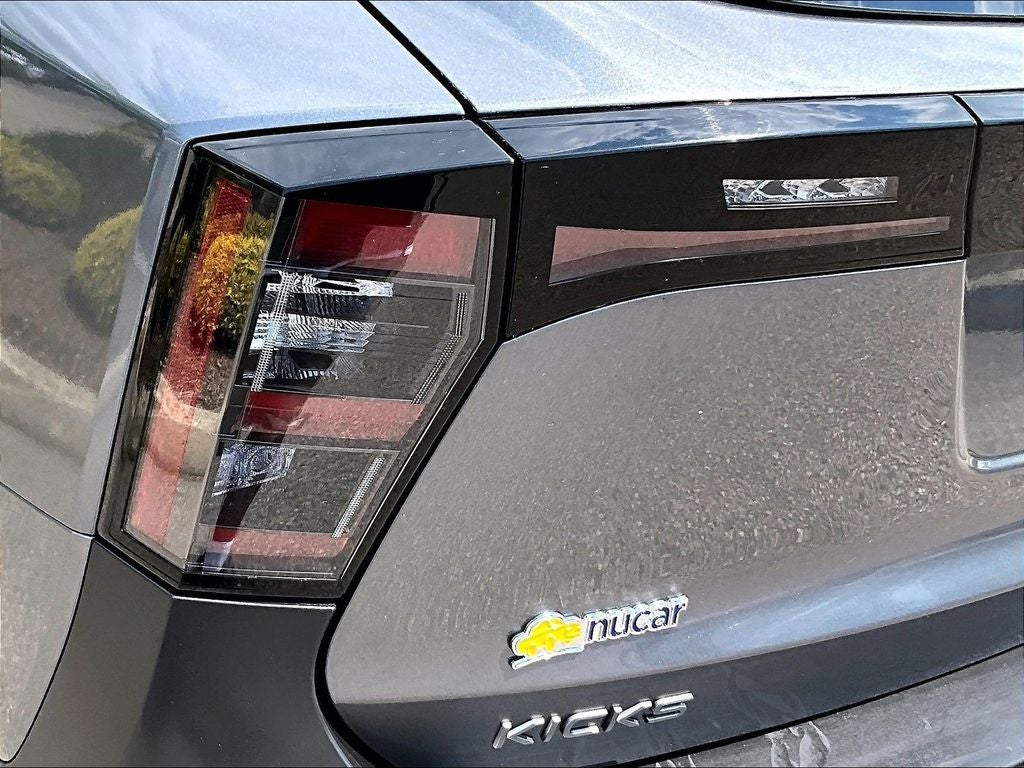 2025 Nissan Kicks SV