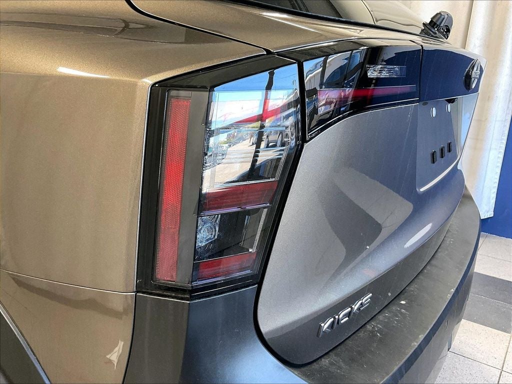 2025 Nissan Kicks SV
