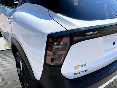 2025 Nissan Kicks SR