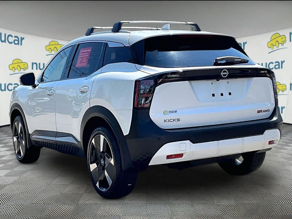2025 Nissan Kicks SR