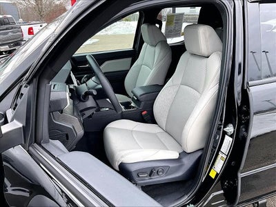 2025 Toyota Tacoma 4WD 4WD Limited Double Cab 5' Bed AT (Natl)