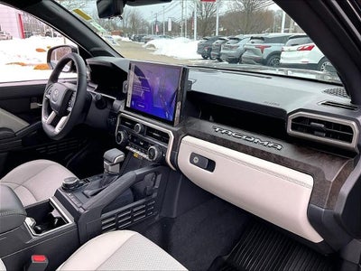 2025 Toyota Tacoma 4WD 4WD Limited Double Cab 5' Bed AT (Natl)