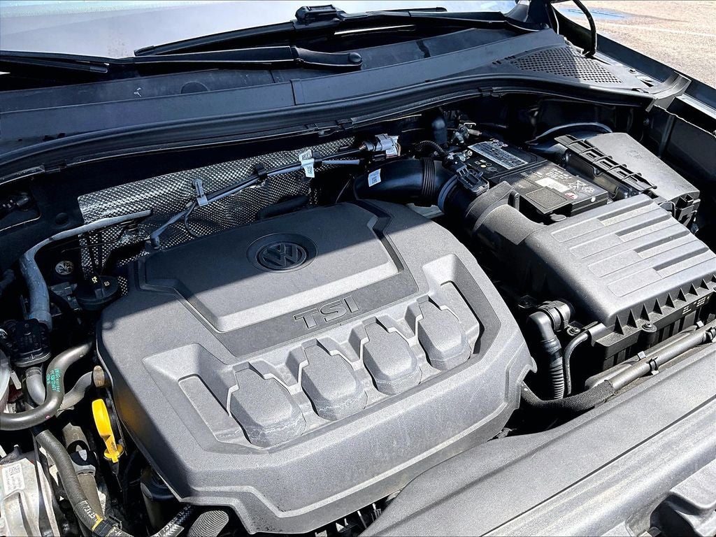 2023 Volkswagen Tiguan SE R-Line Black