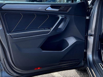 2023 Volkswagen Tiguan SE R-Line Black