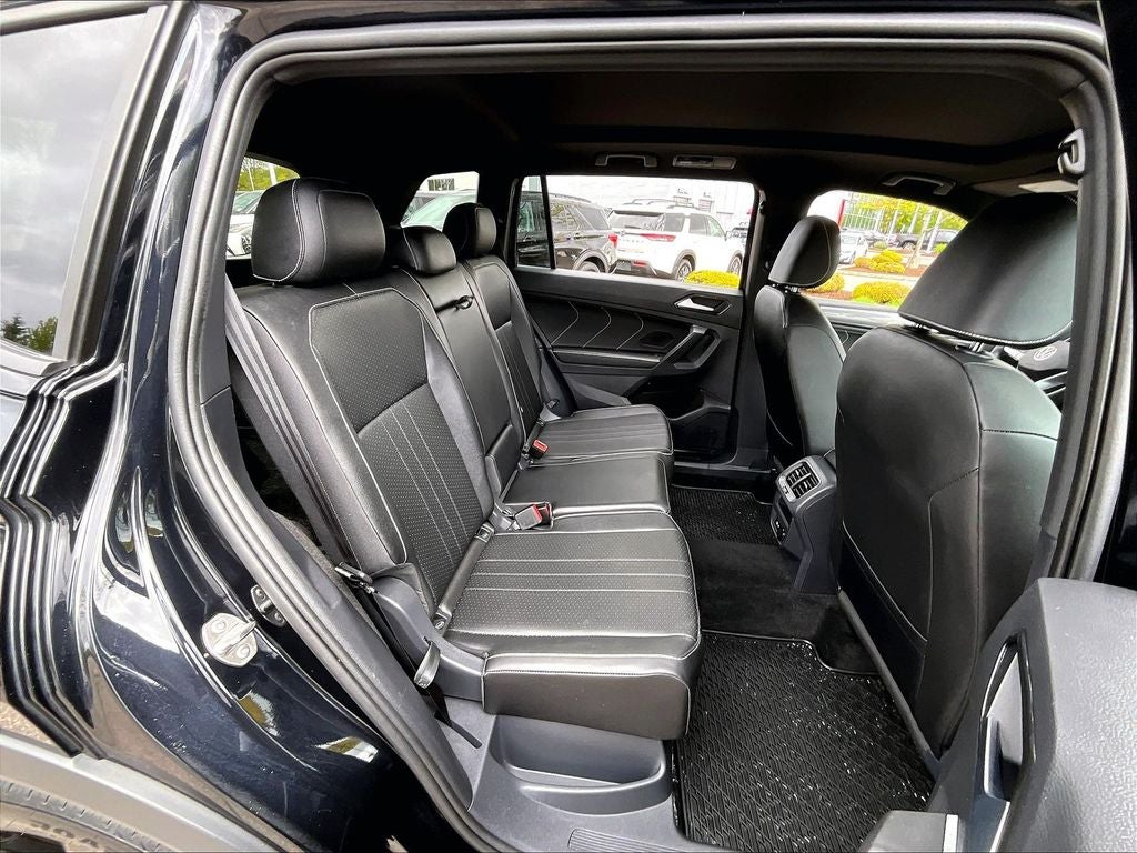 2023 Volkswagen Tiguan SE R-Line Black