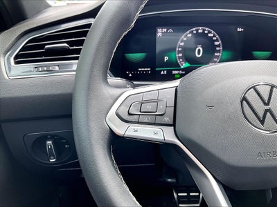 2023 Volkswagen Tiguan SE R-Line Black
