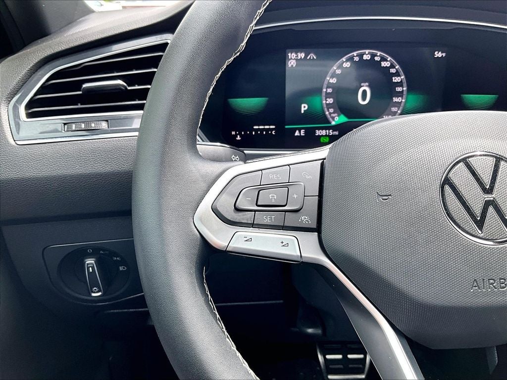 2023 Volkswagen Tiguan SE R-Line Black