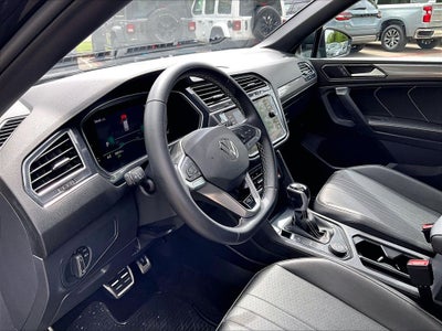 2023 Volkswagen Tiguan SE R-Line Black