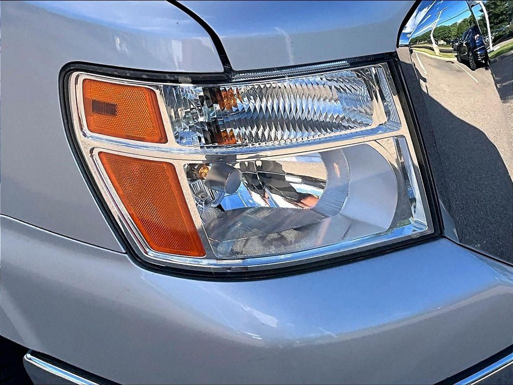 2019 Nissan NV Passenger NV3500 HD SV