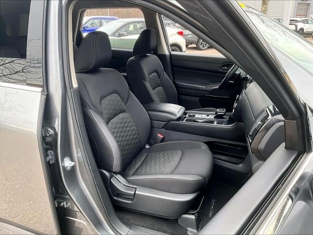 2024 Nissan Pathfinder S 4WD