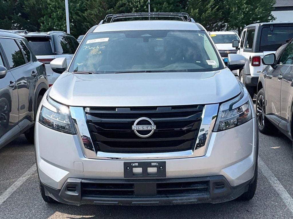 2024 Nissan Pathfinder SV