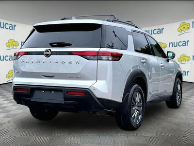 2024 Nissan Pathfinder SV